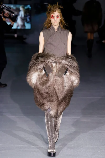 Look 38